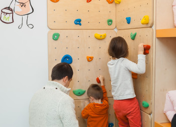 Сеть магазинов деревянных и развивающих игрушек Montessori shop